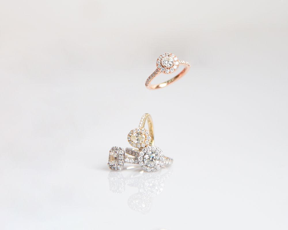 engagement rings in suspension