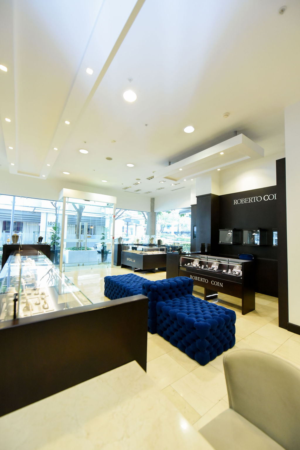 inside of Muller Avenida Escazu